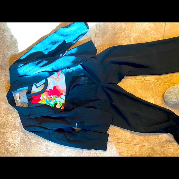 Tahari black pant suit - Picture 6 of 6